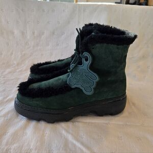 NIB Burberry Creeper Green (Vine) Shearling Round Toe Lace-Up Boots Size 41